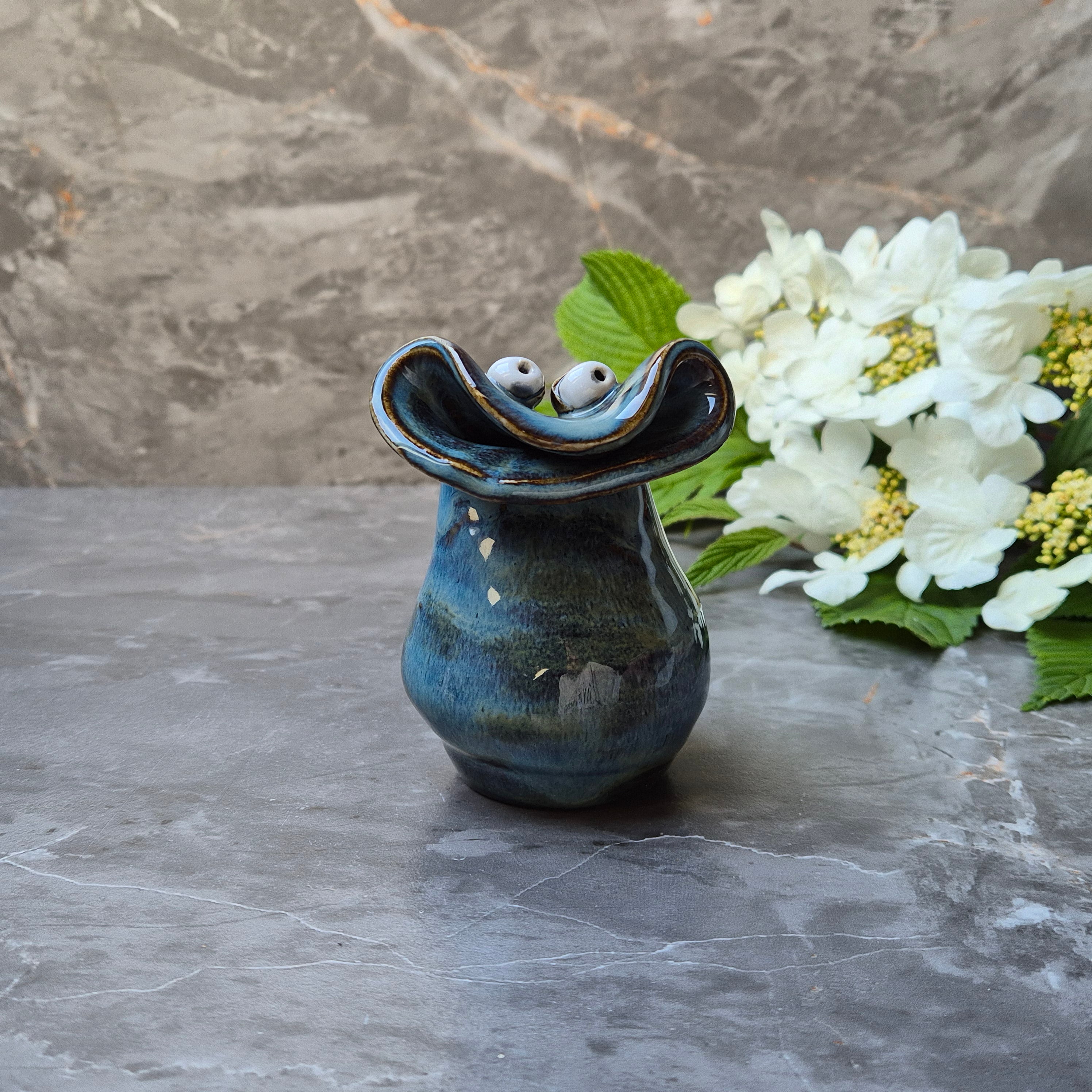 Morris Frog SKU: FFCP401-3 – Far Forest Ceramics Ltd